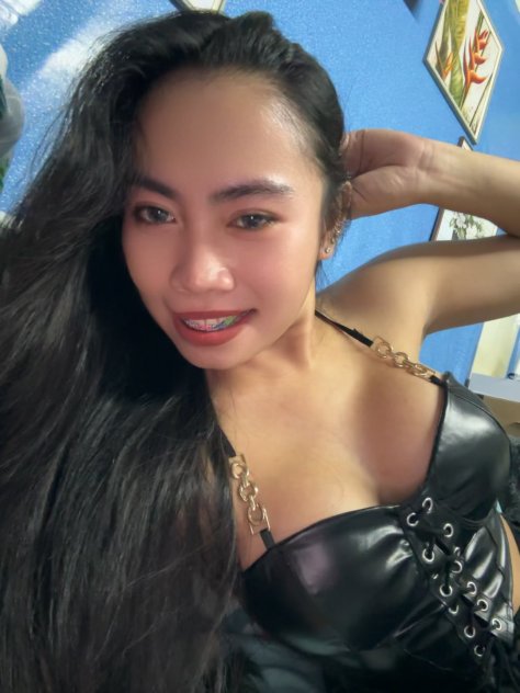 Goddess  I'm available for hook up massage and sex service text me 18624053405 23 years old Hazel Ey