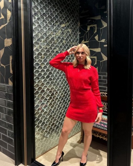 Jovie  I sell hot contents and I do FaceTime show no free FACETIME 23 years old Blonde Hair Posted 0