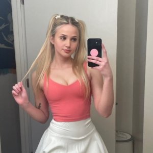 JESSICA  I JUST HAD MOLLY RIGHT NOW AND I AM HORNY READY TO GET LAID 23 years old White Light Brown 