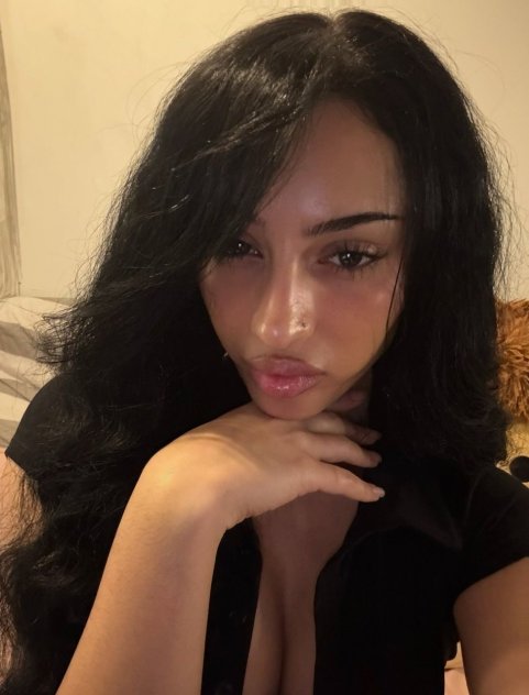 Samantha  Pay to play available Milking Table with happy ending experience  25 years old Cam Shows D