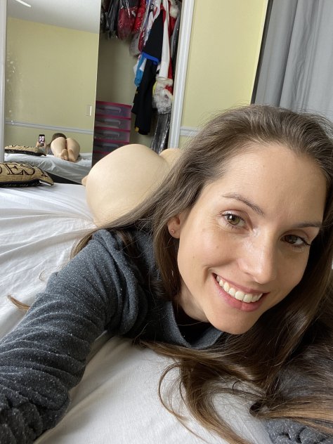Elena  Are you stressed and need Some hot reliever Wanna have fun  29 years old Dark Brown Hair Brow