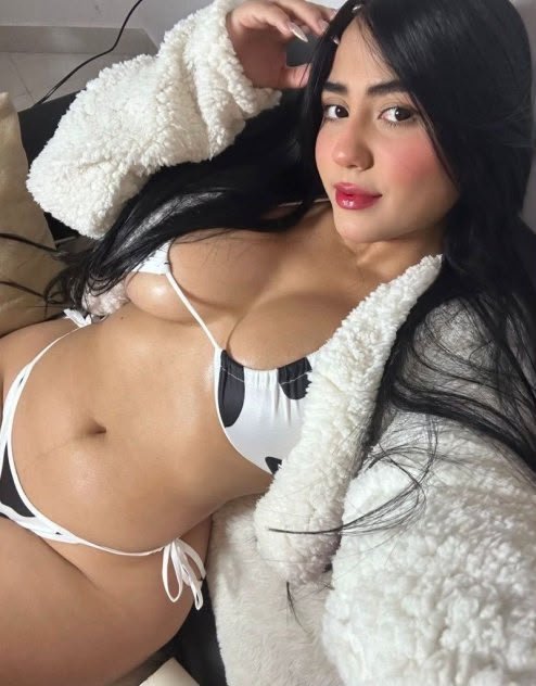 Emmy  Sweet beautiful Emmy 25 years old Hispanic Black Hair Brown Eyes Cam Shows Posted 07102026 520