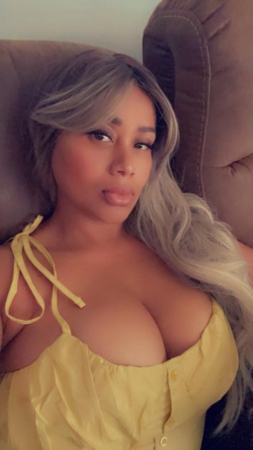 LATINA BOMSHELL CANDY  Hot Latina Candy... Best In Town ...call me..786-915-1082 25 years old Hispan